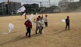 ���O, �q��, �X�|�[�c�Q�[��, �� ���܂܂�Ă���摜

AI �����R���e���c�͌����܂މ\��������܂��B